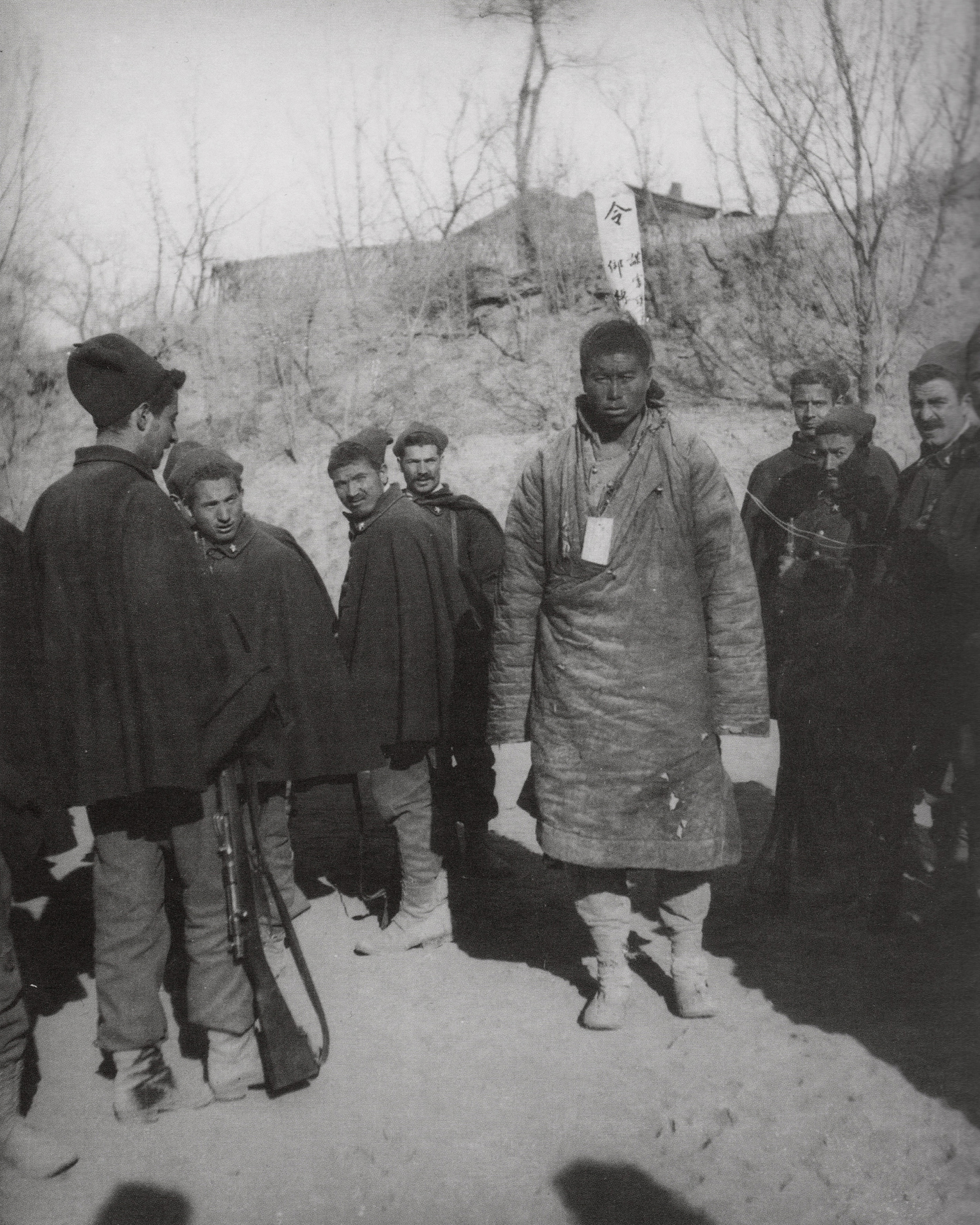 Giuseppe Messerotti Benvenuti, Esecuzione di un ribelle del movimento dei Boxer, dicembre 1900 (Collezione Marzio Govoni, Carpi, per gentile concessione del proprietario).